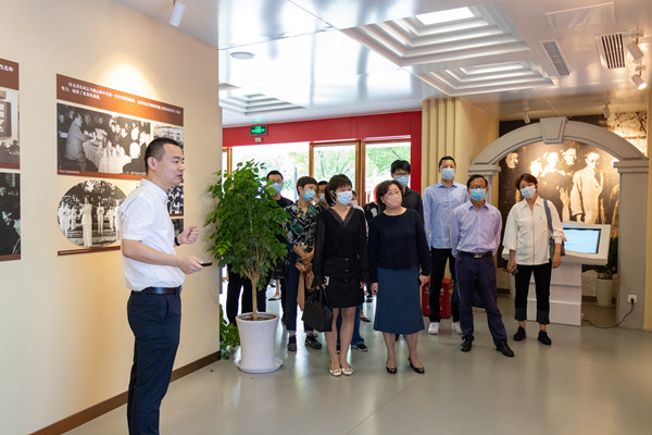 1663727761142014.jpg 参观_副本.jpg